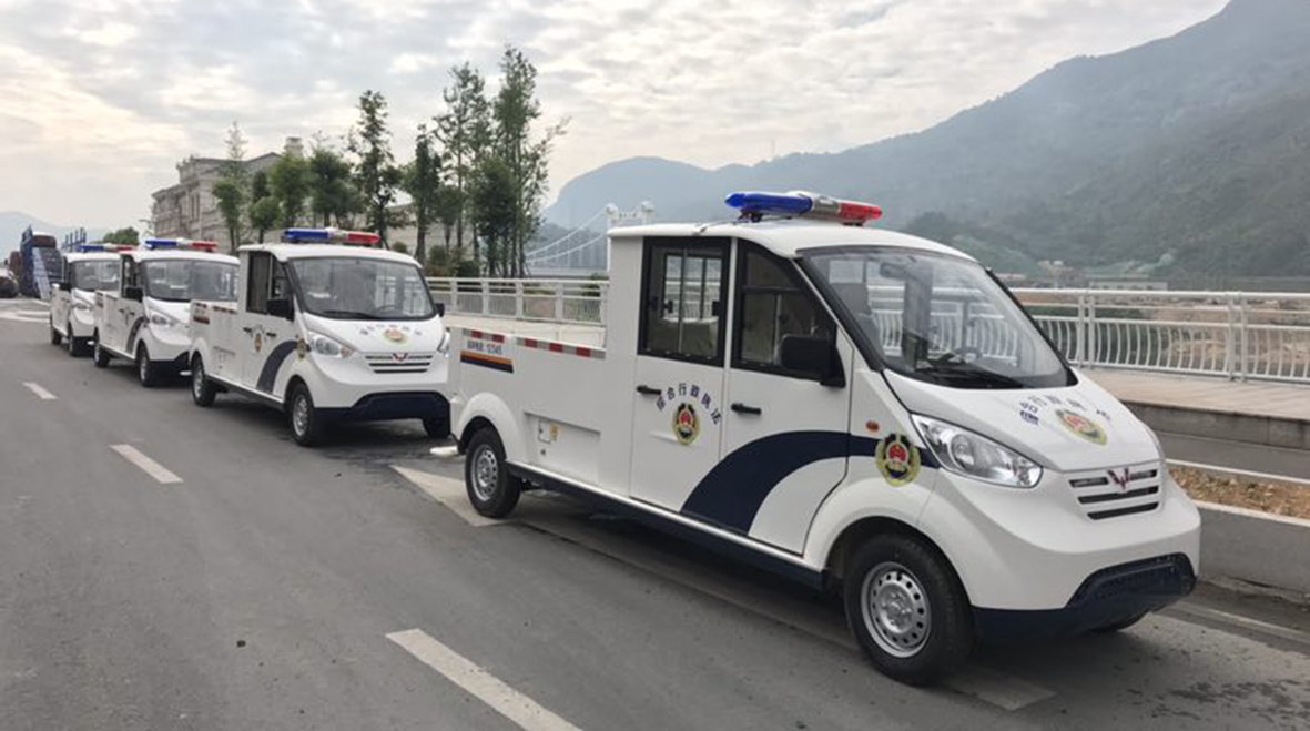 工商行政执法车