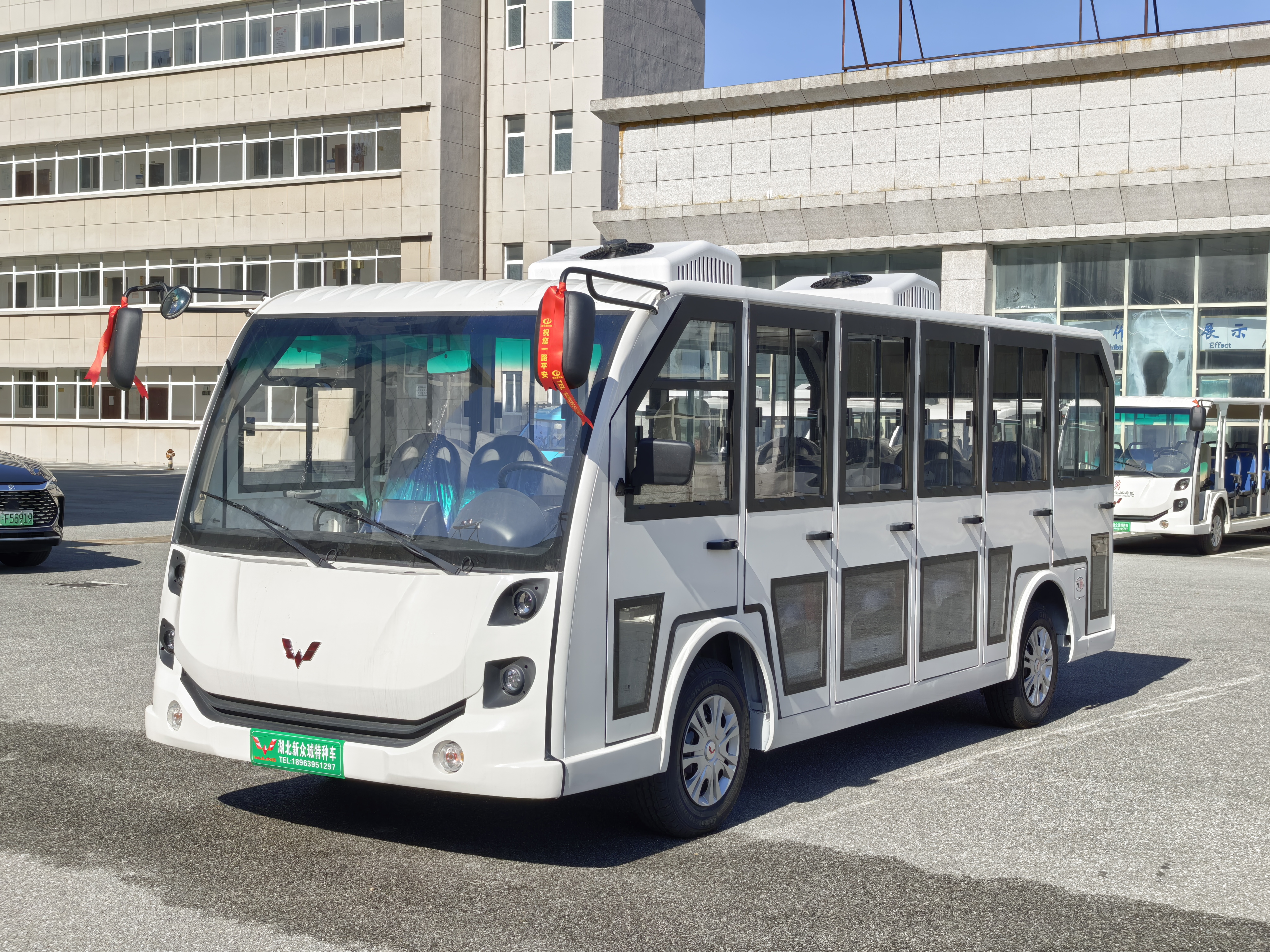 五菱23座观光车封闭款 五菱23座观光车封闭款